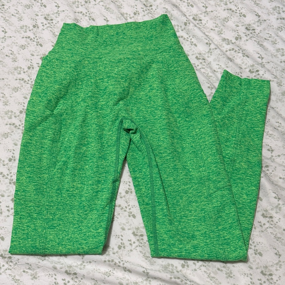 Bombshell Sportswear V Back Leggings